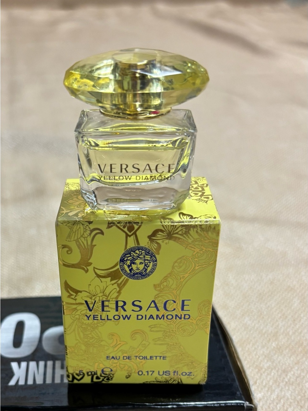 Versace Yellow Diamond Eau de Toilette - Yellow Glass Bottle 0.17 floz miniature
